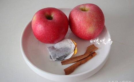 苹果煮着吃好处多多！搭配茶点润喉解油腻，缓解肠胃不适！