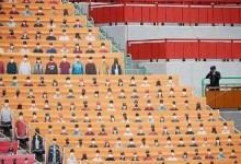 韩国比赛因疫情设假人观众 这也是神操作了 假人还全部戴口罩
