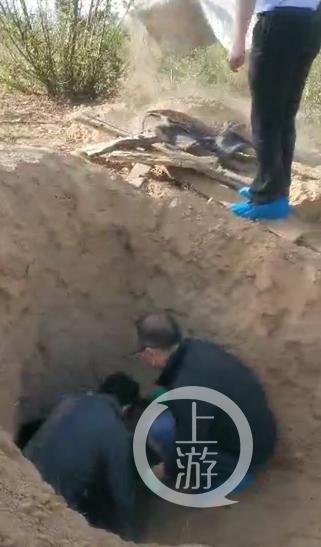 男子活埋79岁瘫痪母亲，警方通报