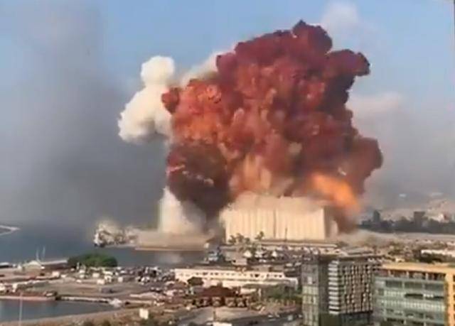 黎巴嫩首都爆炸已致70余人死亡 黎巴嫩首都爆炸最新消息现场图