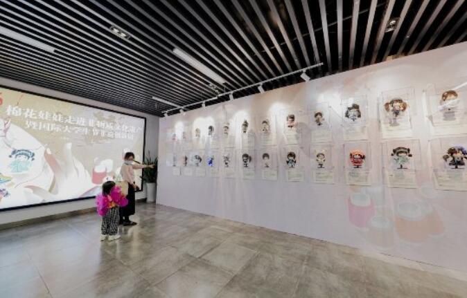 Z世代走出非遗传承新路子杭州地铁展出21套“棉花娃娃”惊艳市
