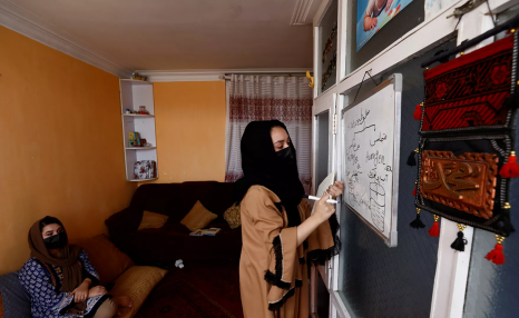 阿富汗六年级以上女生再次被禁止上学，塔利班内部分歧依然严重