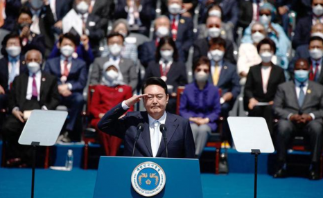 韩国新总统刚上台就“点火”，忽悠朝鲜弃核，半岛局势要变天了？