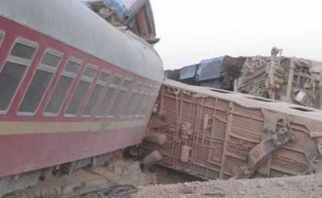 伊朗火车脱轨致数十人死伤，制裁之下伊朗民生建设艰难推进